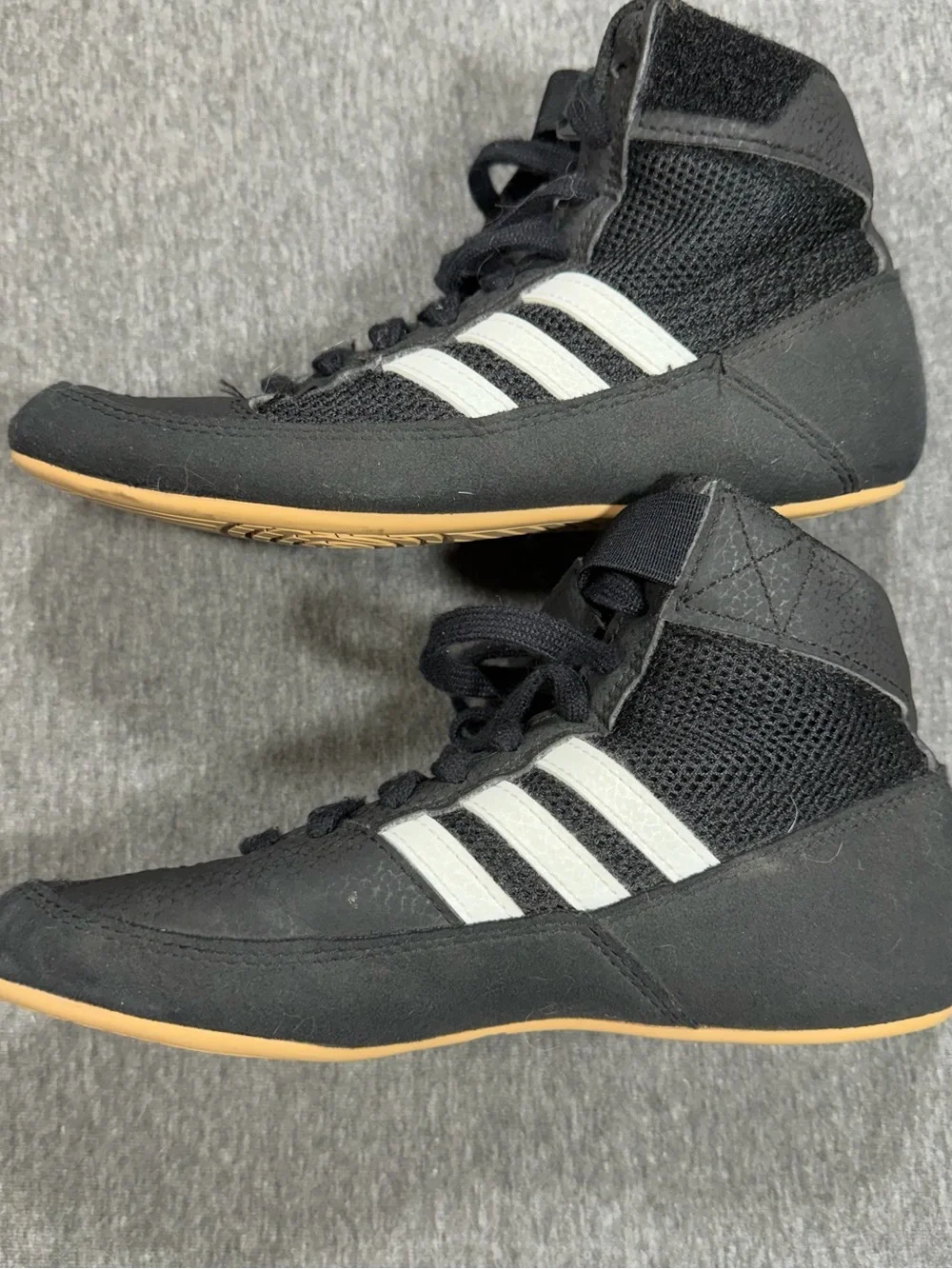 adidas boys Size 2 Black Lace Up Mid Top Wrestling Shoes YYJ606004